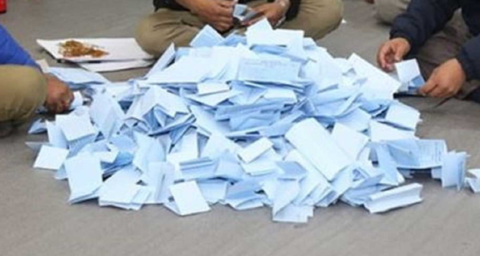 मतगणना गर्ने क्रममा भेटिए हस्ताक्षर नभएका ८८ मतपत्र